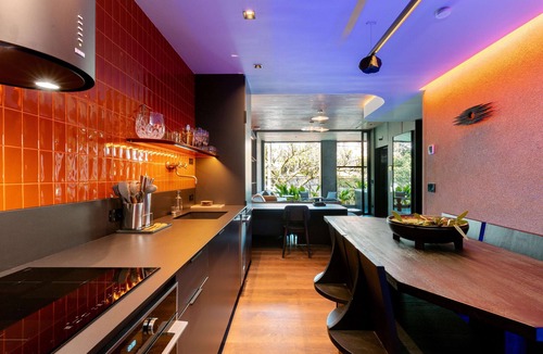 Lalinde Apartment | Provenza Utopia Jacuzzi AC Steam Shower