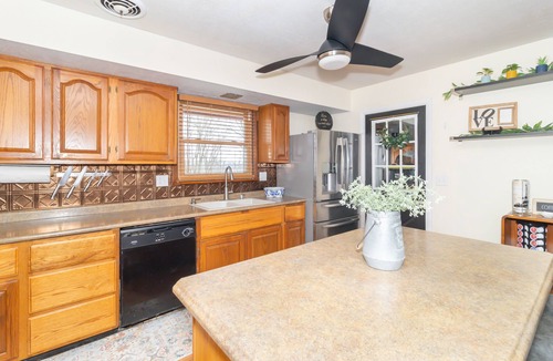 New Castle House | Providence Hideaway: Trailer parking. near Henry Co Saddle Club, pet-friendly