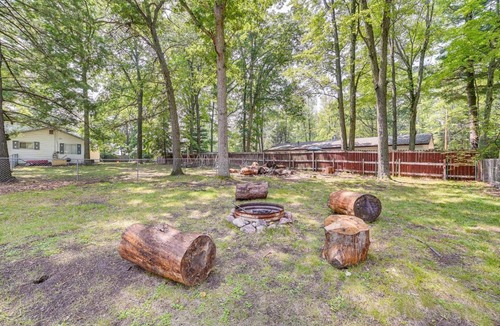 Prudenville House | Prudenville Family Home w/Game Room & Fire Pit!