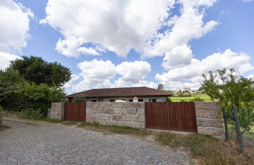 Sao Jorge de Selho House | Quinta de Carvalhal - Holiday Home