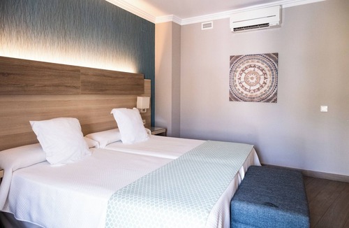 Nerja City Centre Hotel | Puerta del Mar