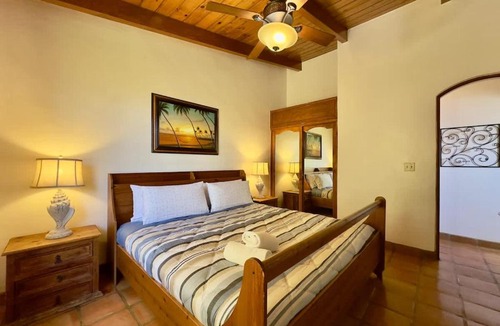 Playas de Rosarito Apartment | Puerto Nuevo Surf Casita Encanto 1BR with pool