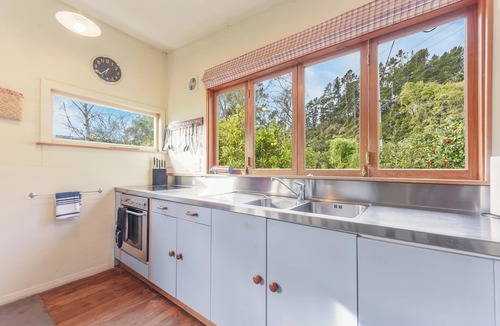 Linkwater House | Pukeko Cottage - Marlborough Sounds Retreat