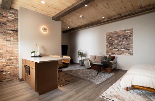 Irving Park Apartment | Pulaski Point Properties