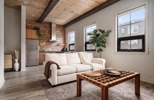 Irving Park Apartment | Pulaski Point Properties