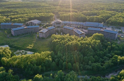 Songjianghe Hotel | Pullman Changbaishan Resort