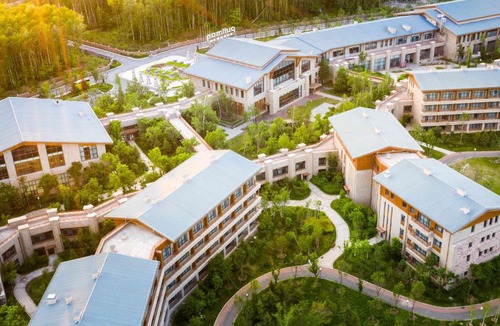 Songjianghe Hotel | Pullman Changbaishan Resort