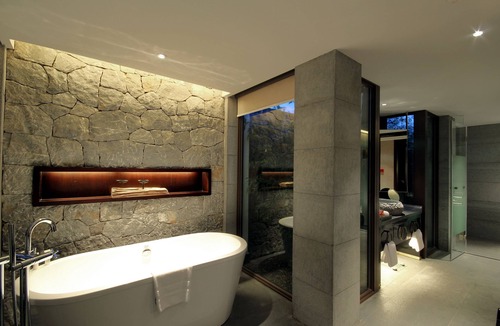 Shuhe Old Town Resort | Pullman Lijiang Resort and Spa