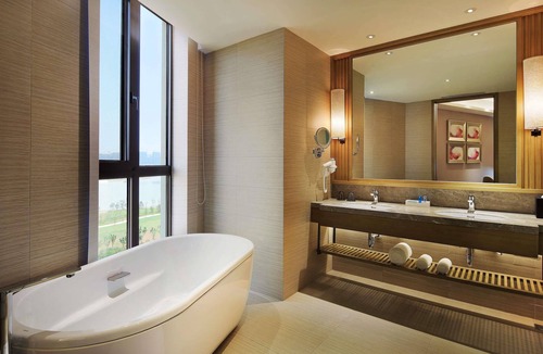 Donghu Qu Hotel | Pullman Nanchang Sunac