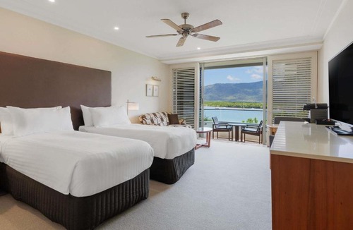 Cairns Central Business District Hotel | Pullman Reef Hotel Casino