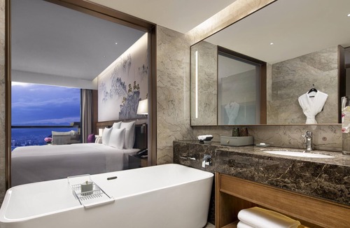 Fenghuanglu Hotel | Pullman Yuxi Falcon