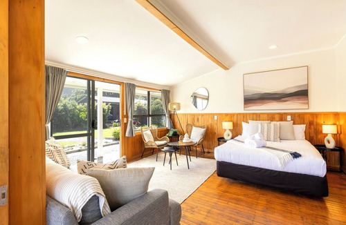 Punakaiki Hotel | Punakaiki Beachfront Motels