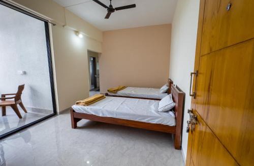 Akalkot Hotel | Punekar Bhavan