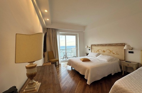 Marina del Cantone Hotel | Punta Campanella Resort & SPA