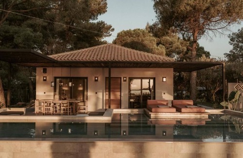 Vourvourou Villa | Pure Beachfront Villa with pool