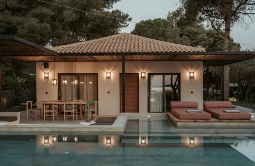 Vourvourou Villa | Pure Beachfront Villa with pool