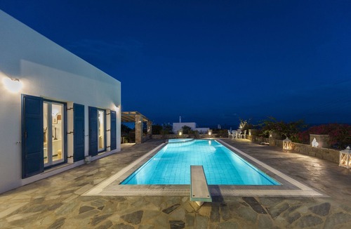 Paros Villa | Pure White Villa: 7 Bedrooms, 16 Guests, Sea View, Aspro Chorio Village
