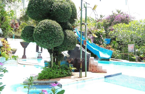Melaya Bed & Breakfast | Puri Eling Blimbingsari