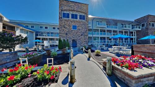 Put-in-Bay House | Put-in-Bay Waterfront Condo #202