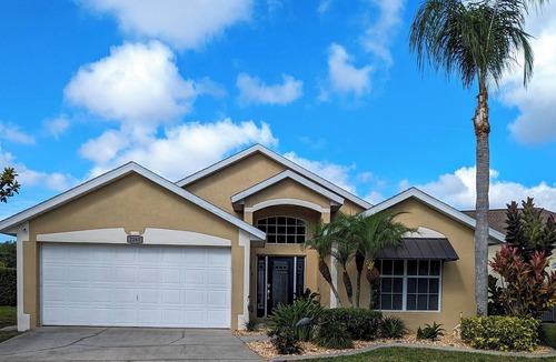 Haines City Villa | Put some MAGIC into your vacation. Disney only 20 minutes away!