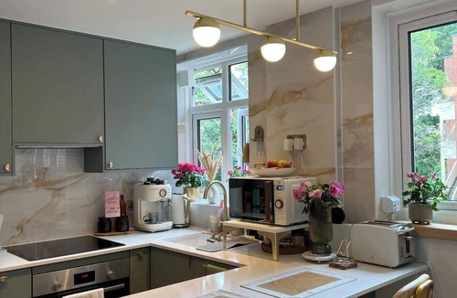 Putney Apartment | Putney: Chic Flat, River & Tube