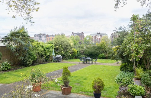 Thamesfield Apartment | Putney.