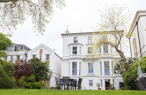 Thamesfield Apartment | Putney.