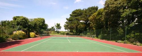 Putsborough House | Putsborough Manor - 3 Self Catering Cottages Our Beach is dog friendly all year! On site Tennis & Play Area Paddock Spa baths Gas BBQs Private Gardens Superfast WIFI