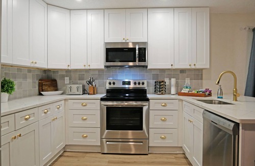 Walsingham House | Putt Putt! Pool & Private Fenced in Yard - close to the beach!