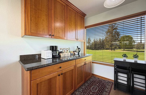 Sequim Apartment | Putters Paradise Stylish 1BR Golf Course Apartment with Scenic Views