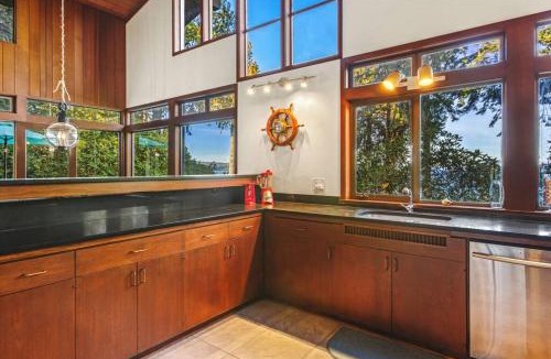 Poulsbo House | Puzzle Point Lodge