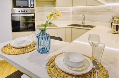 Jumeirah Lake Towers Apartment | PVH - Cozy Central Studio - Dubai Gate 1