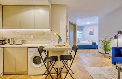 Jumeirah Lake Towers Apartment | PVH - Cozy Central Studio - Dubai Gate 1