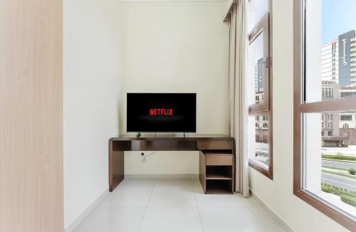 Al Barsha Apartment | PVH - Lincoln Park - Sleek Studio Near Miracle Garden