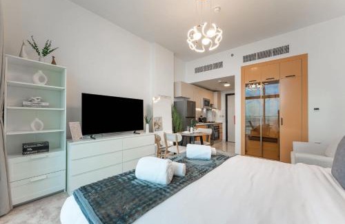 Al Barsha Apartment | PVH - Skyz Danube Chic Studio - Steps to Miracle Garden