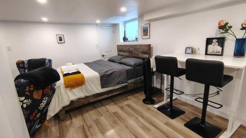 Rosemount Apartment | Pvt Studio Near Waterloo Airport & Minutes to Downtown Basement unit No Pet Allowed