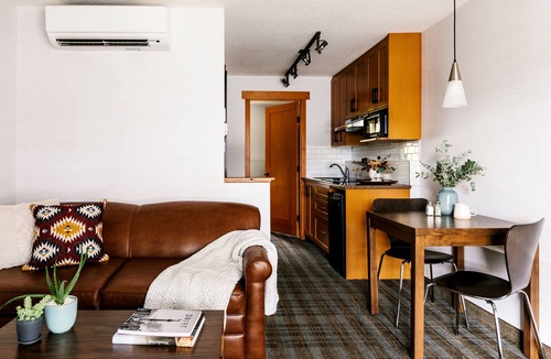 Jasper Hotel | Pyramid Lake Lodge