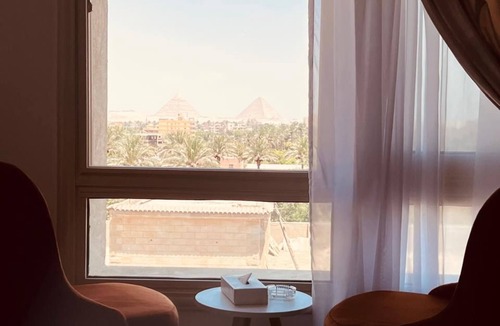 Giza Hotel | Pyramids sunshine view