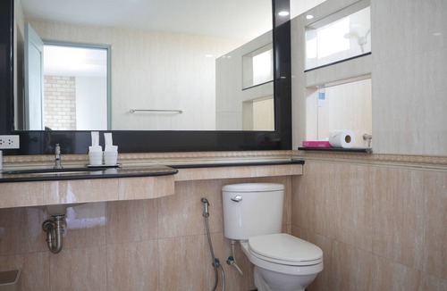 Chom Phon Hotel | Q Space Residence