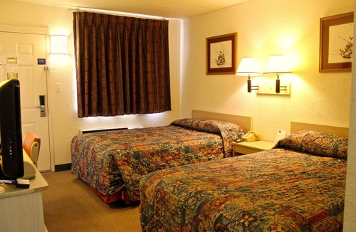 Quad Cities Hotel | QC Stay Inn