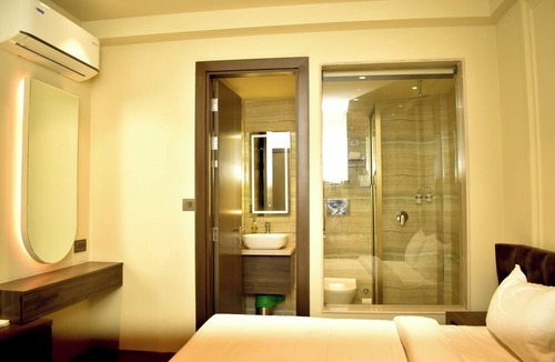 Janakpuri Hotel | Qotel Signature Coleman Janakpuri
