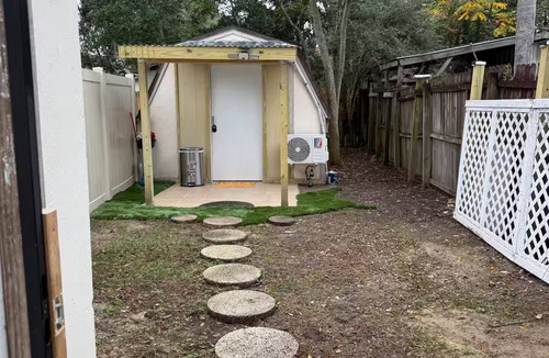 Jacksonville Cabin | Quaint 1-bedroom cabin with AC in Jacksonville