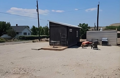 Price House | Quaint 1-bedroom tiny home with heating and AC near charming Helper