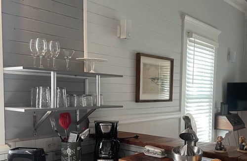 Downtown Historic District Cottage | Quaint 150 year old Lincolnville cottage, restored to its old world charm.(pets)