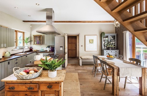 Godalming House | Quaint 2 bed historical cottage in stunning English countryside