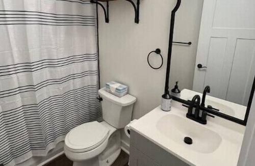Kannapolis House | Quaint 2-bedroom perfect for a family or friends.