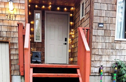 Clinton House | Quaint 2bd/2ba home in Clinton, WA on beautiful Whidbey Island. Come getaway!