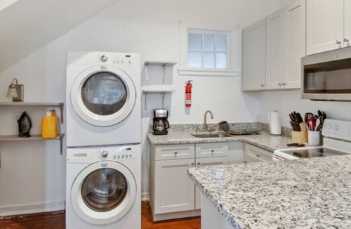 Faubourg Livaudais House | Quaint 2Bd Steps From the St. Charles Streetcar