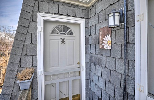 Akron Apartment | Quaint Akron Studio - Near Parks & Hunting!