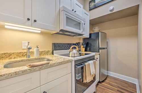 Georgetown Apartment | Quaint Apartment in Historic Georgetown!